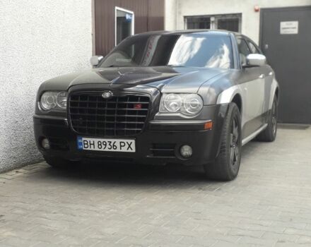 Серый Крайслер 300C, объемом двигателя 5.7 л и пробегом 350 тыс. км за 8938 $, фото 9 на Automoto.ua
