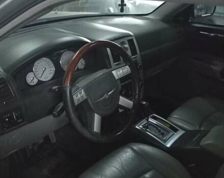 Сірий Крайслер 300C, об'ємом двигуна 5.7 л та пробігом 350 тис. км за 8500 $, фото 14 на Automoto.ua