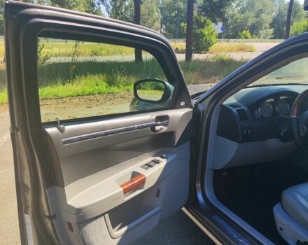 Крайслер 300C 2007 в Киеве на Automoto.ua Серый Крайслер 300C, объемом двигателя 3 л и пробегом 317 тыс. км за 8084 $, фото 8 на Automoto.ua