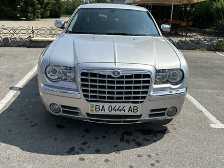 Крайслер 300C 2000 у Светловдске на Automoto.ua Сірий Крайслер 300C, об'ємом двигуна 0 л та пробігом 173 тис. км за 9200 $, фото 1 на Automoto.ua