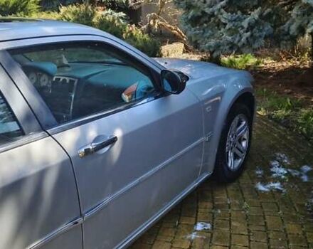 Серый Крайслер 300C, объемом двигателя 3.5 л и пробегом 137 тыс. км за 7500 $, фото 1 на Automoto.ua