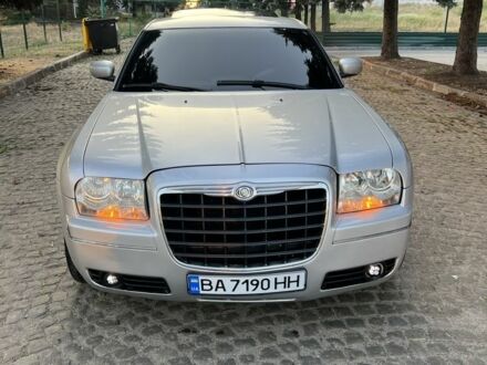 Крайслер 300C 2004 у Кременчуге на Automoto.ua Сірий Крайслер 300C, об'ємом двигуна 3.5 л та пробігом 290 тис. км за 9500 $, фото 1 на Automoto.ua