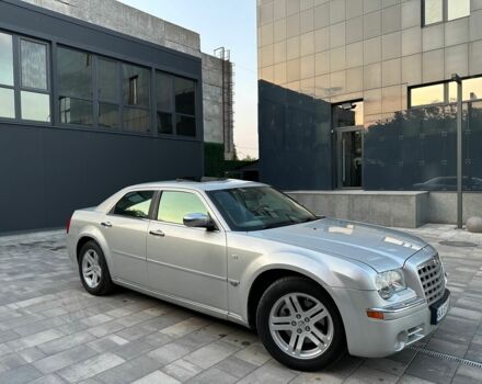 Серый Крайслер 300C, объемом двигателя 2.7 л и пробегом 267 тыс. км за 6400 $, фото 1 на Automoto.ua