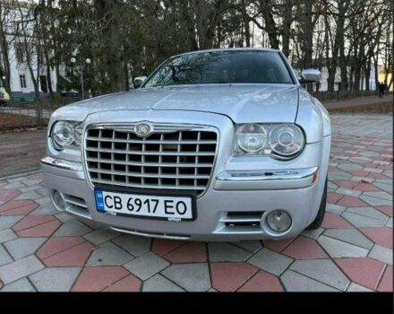 Серый Крайслер 300C, объемом двигателя 3.5 л и пробегом 300 тыс. км за 8588 $, фото 1 на Automoto.ua