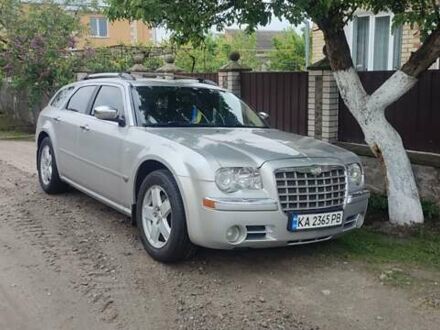 Крайслер 300C 2005 у Фастове на Automoto.ua Сірий Крайслер 300C, об'ємом двигуна 3.5 л та пробігом 220 тис. км за 7000 $, фото 1 на Automoto.ua