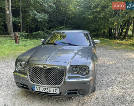 Сірий Крайслер 300C, об'ємом двигуна 3 л та пробігом 341 тис. км за 8500 $, фото 1 на Automoto.ua