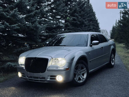 Сірий Крайслер 300C, об'ємом двигуна 3 л та пробігом 280 тис. км за 6000 $, фото 1 на Automoto.ua