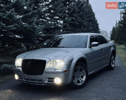 Сірий Крайслер 300C, об'ємом двигуна 3 л та пробігом 280 тис. км за 6000 $, фото 1 на Automoto.ua