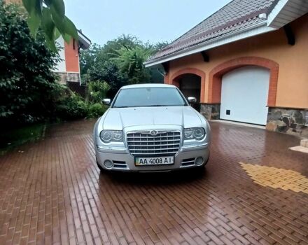 Серый Крайслер 300C, объемом двигателя 2.7 л и пробегом 219 тыс. км за 7500 $, фото 1 на Automoto.ua