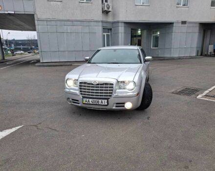 Серый Крайслер 300C, объемом двигателя 2.7 л и пробегом 219 тыс. км за 6500 $, фото 1 на Automoto.ua