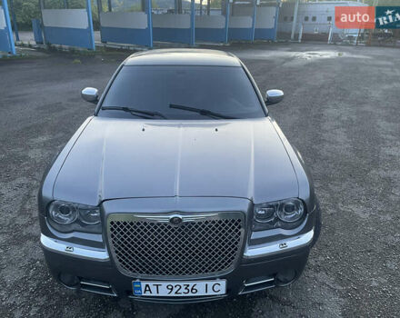 Серый Крайслер 300C, объемом двигателя 3 л и пробегом 343 тыс. км за 7500 $, фото 1 на Automoto.ua