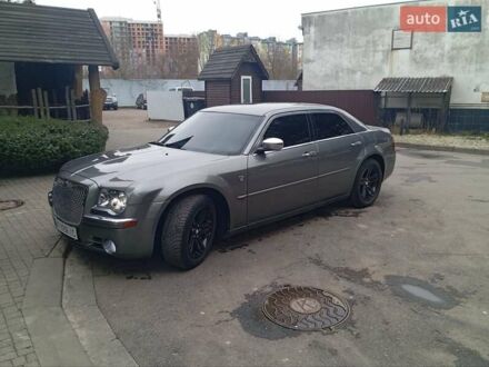 Крайслер 300C 2006 в Ивано-Франковске на Automoto.ua Серый Крайслер 300C, объемом двигателя 3 л и пробегом 340 тыс. км за 9000 $, фото 1 на Automoto.ua
