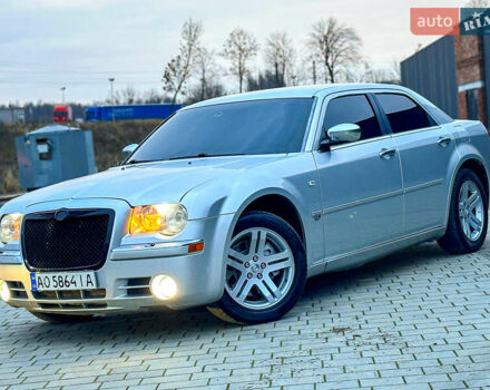 Серый Крайслер 300C, объемом двигателя 3 л и пробегом 400 тыс. км за 6999 $, фото 1 на Automoto.ua