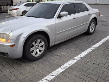 Серый Крайслер 300C, объемом двигателя 3.52 л и пробегом 335 тыс. км за 6900 $, фото 1 на Automoto.ua