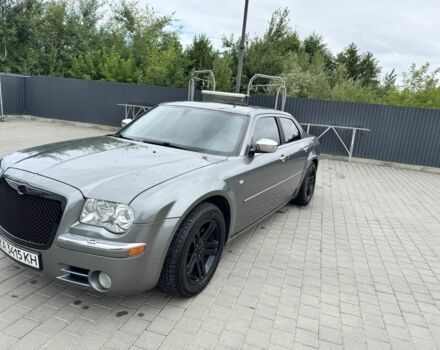 Серый Крайслер 300C, объемом двигателя 3 л и пробегом 280 тыс. км за 6500 $, фото 1 на Automoto.ua