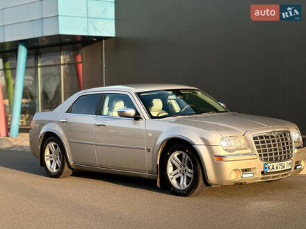 Крайслер 300C 2007 в Киеве на Automoto.ua Серый Крайслер 300C, объемом двигателя 2.99 л и пробегом 216 тыс. км за 10900 $, фото 1 на Automoto.ua