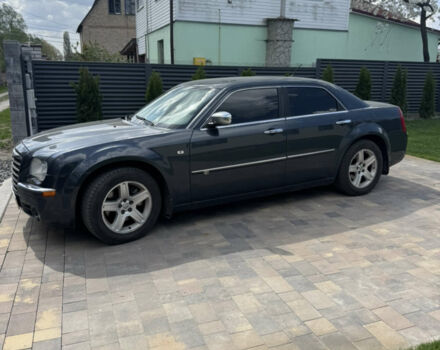 Серый Крайслер 300C, объемом двигателя 2.74 л и пробегом 352 тыс. км за 7900 $, фото 1 на Automoto.ua