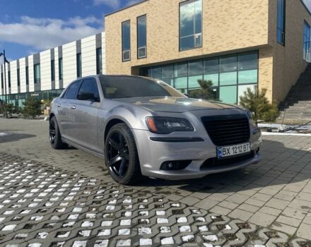 Серый Крайслер 300C, объемом двигателя 3.6 л и пробегом 300 тыс. км за 12000 $, фото 1 на Automoto.ua