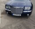 Синий Крайслер 300C, объемом двигателя 2.7 л и пробегом 150 тыс. км за 4740 $, фото 1 на Automoto.ua
