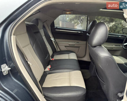 Синий Крайслер 300C, объемом двигателя 3.5 л и пробегом 150 тыс. км за 8700 $, фото 29 на Automoto.ua