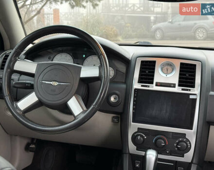 Синий Крайслер 300C, объемом двигателя 3.5 л и пробегом 150 тыс. км за 8700 $, фото 23 на Automoto.ua