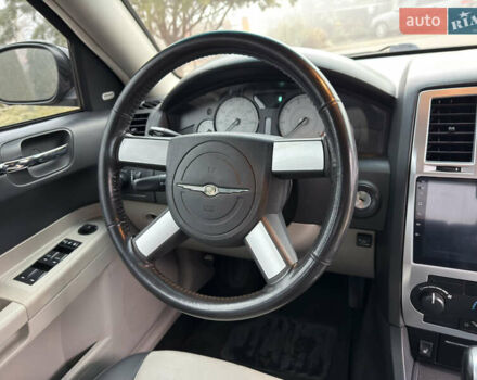 Синий Крайслер 300C, объемом двигателя 3.5 л и пробегом 150 тыс. км за 8700 $, фото 11 на Automoto.ua