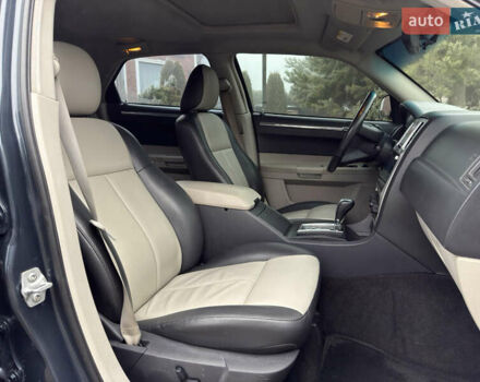 Синий Крайслер 300C, объемом двигателя 3.5 л и пробегом 150 тыс. км за 8700 $, фото 6 на Automoto.ua