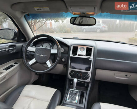 Синий Крайслер 300C, объемом двигателя 3.5 л и пробегом 150 тыс. км за 8700 $, фото 18 на Automoto.ua