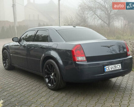 Синий Крайслер 300C, объемом двигателя 3.5 л и пробегом 150 тыс. км за 8700 $, фото 5 на Automoto.ua
