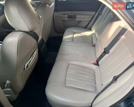 Синий Крайслер 300C, объемом двигателя 3 л и пробегом 398 тыс. км за 6000 $, фото 2 на Automoto.ua