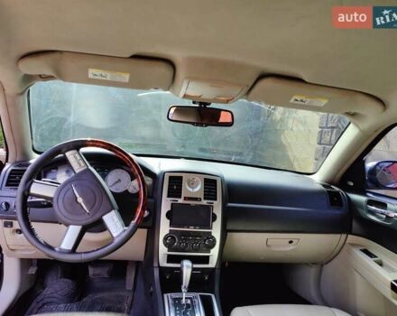 Синий Крайслер 300C, объемом двигателя 2.74 л и пробегом 180 тыс. км за 7500 $, фото 5 на Automoto.ua