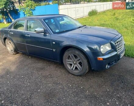 Синий Крайслер 300C, объемом двигателя 3 л и пробегом 398 тыс. км за 6000 $, фото 1 на Automoto.ua