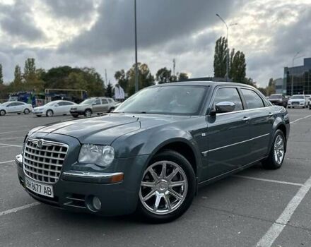 Крайслер 300C 2005 в Одессе на Automoto.ua Зеленый Крайслер 300C, объемом двигателя 3.5 л и пробегом 188 тыс. км за 9100 $, фото 7 на Automoto.ua