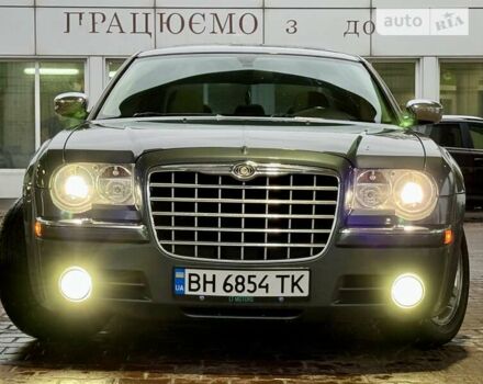 Зелений Крайслер 300C, об'ємом двигуна 2.74 л та пробігом 167 тис. км за 6999 $, фото 10 на Automoto.ua