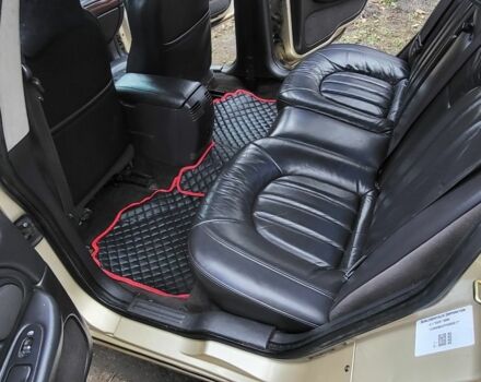 Бежевый Крайслер 300М, объемом двигателя 2.7 л и пробегом 312 тыс. км за 1350 $, фото 11 на Automoto.ua