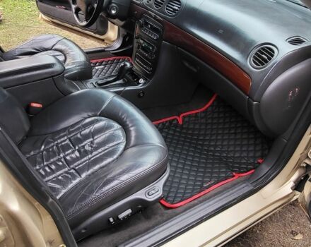 Бежевый Крайслер 300М, объемом двигателя 2.7 л и пробегом 312 тыс. км за 1350 $, фото 12 на Automoto.ua