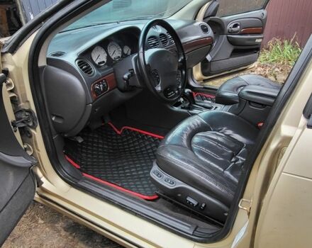 Бежевый Крайслер 300М, объемом двигателя 2.7 л и пробегом 312 тыс. км за 1350 $, фото 8 на Automoto.ua