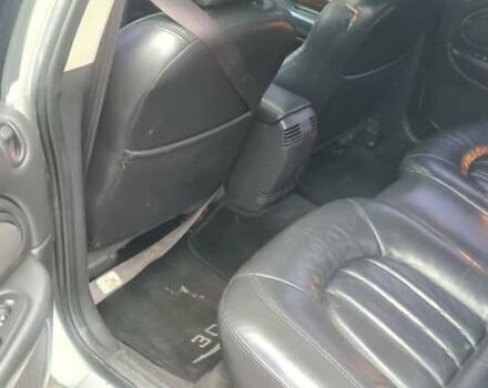 Сірий Крайслер 300М, об'ємом двигуна 2.74 л та пробігом 358 тис. км за 2300 $, фото 4 на Automoto.ua