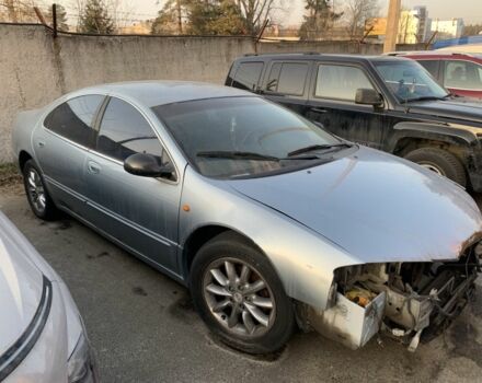 Серый Крайслер 300М, объемом двигателя 2.7 л и пробегом 280 тыс. км за 2000 $, фото 3 на Automoto.ua