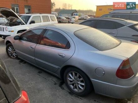 Серый Крайслер 300М, объемом двигателя 2.7 л и пробегом 280 тыс. км за 2000 $, фото 1 на Automoto.ua