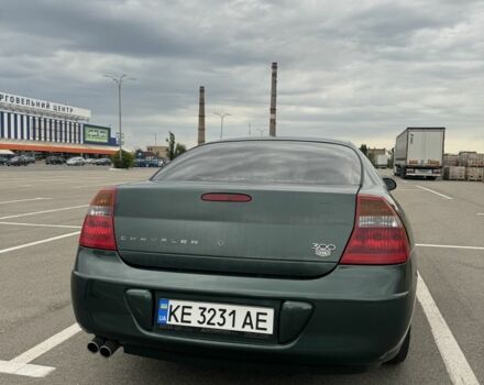 Зеленый Крайслер 300М, объемом двигателя 2.7 л и пробегом 365 тыс. км за 2400 $, фото 4 на Automoto.ua