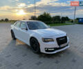 Белый Крайслер 300 S, объемом двигателя 3.6 л и пробегом 165 тыс. км за 13450 $, фото 3 на Automoto.ua