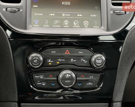 Белый Крайслер 300 S, объемом двигателя 3.6 л и пробегом 166 тыс. км за 13500 $, фото 14 на Automoto.ua