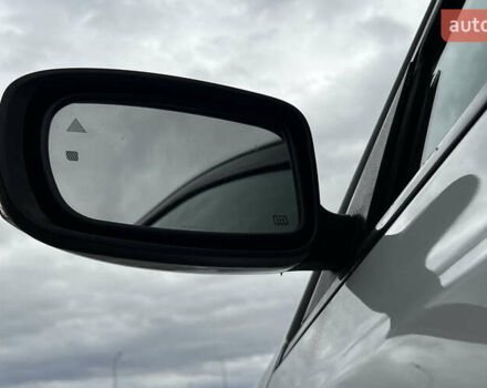 Белый Крайслер 300 S, объемом двигателя 3.6 л и пробегом 166 тыс. км за 13500 $, фото 18 на Automoto.ua