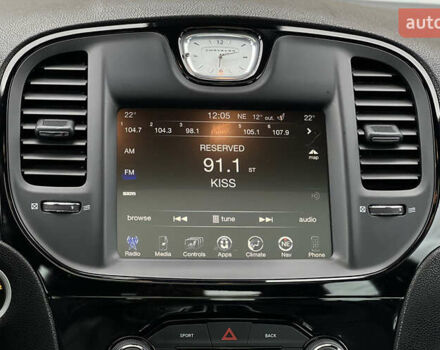 Белый Крайслер 300 S, объемом двигателя 3.6 л и пробегом 166 тыс. км за 13500 $, фото 13 на Automoto.ua