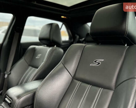 Белый Крайслер 300 S, объемом двигателя 3.6 л и пробегом 166 тыс. км за 13500 $, фото 19 на Automoto.ua