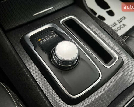 Белый Крайслер 300 S, объемом двигателя 3.6 л и пробегом 166 тыс. км за 13500 $, фото 15 на Automoto.ua