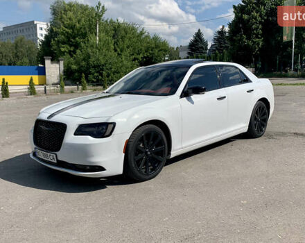 Білий Крайслер 300 S, об'ємом двигуна 3.6 л та пробігом 65 тис. км за 20000 $, фото 1 на Automoto.ua