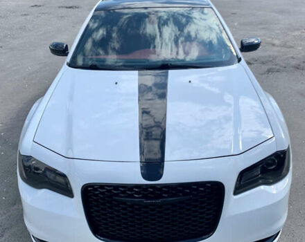 Білий Крайслер 300 S, об'ємом двигуна 3.6 л та пробігом 65 тис. км за 20000 $, фото 13 на Automoto.ua