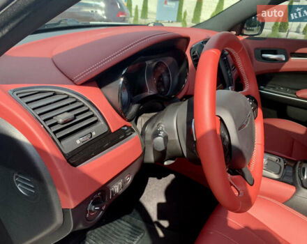 Білий Крайслер 300 S, об'ємом двигуна 3.6 л та пробігом 65 тис. км за 20000 $, фото 55 на Automoto.ua